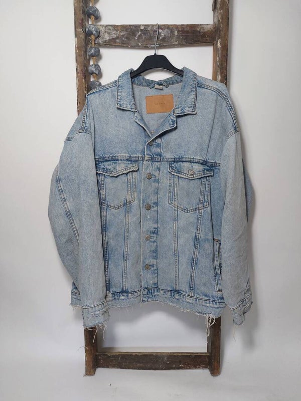 Spijkerjas lichtblauw maat M oversized