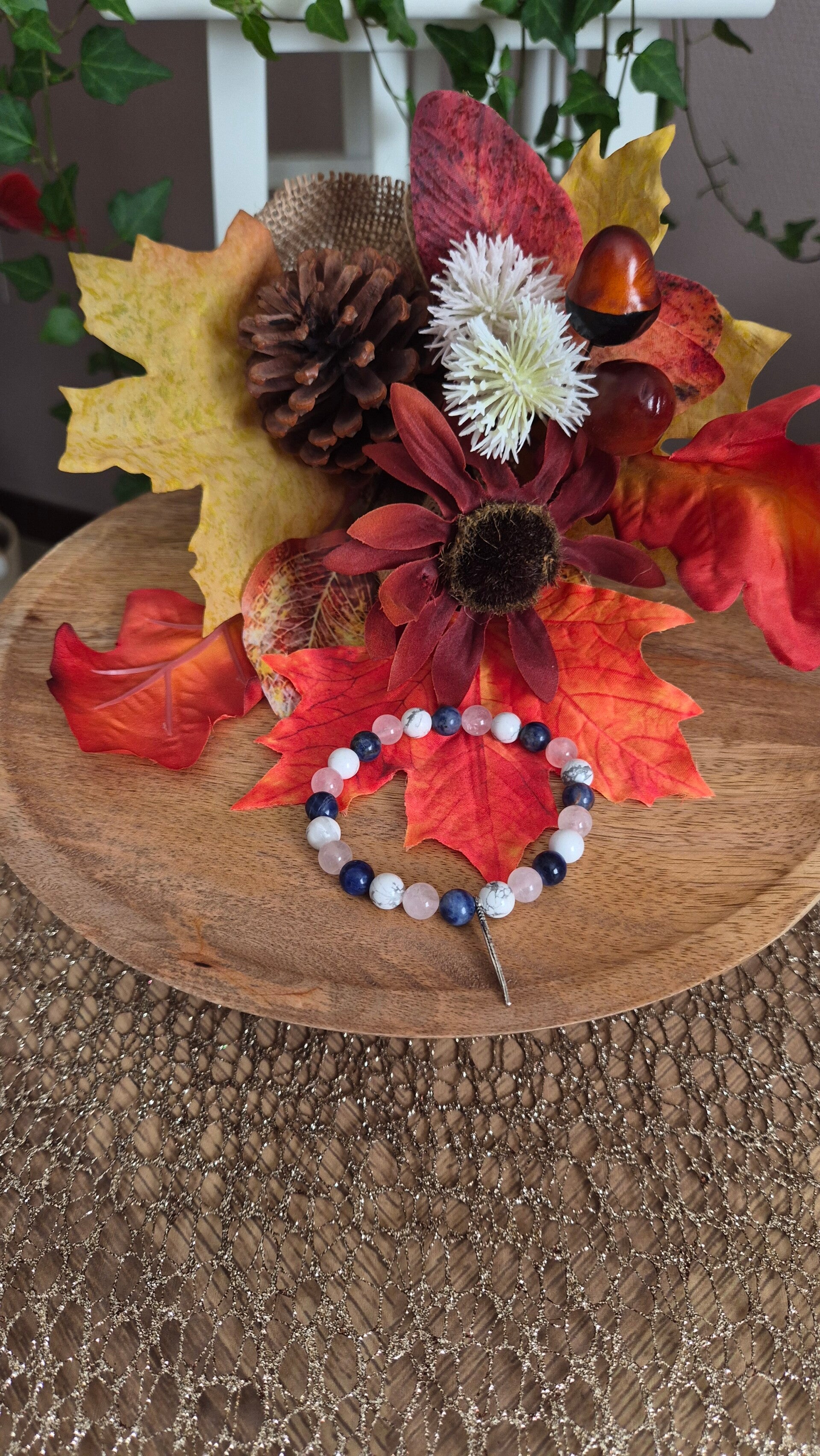 Bracelet avec la Sodalite Bresil, Howlite blanche et le Quartz rose,pierres 0.8mm bracelet 20 cm  art 35