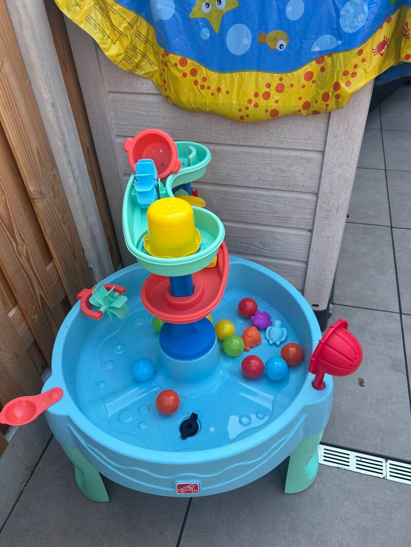     Watertafel voor spel en ontdekken bij peuteropvang in Enkhuizen