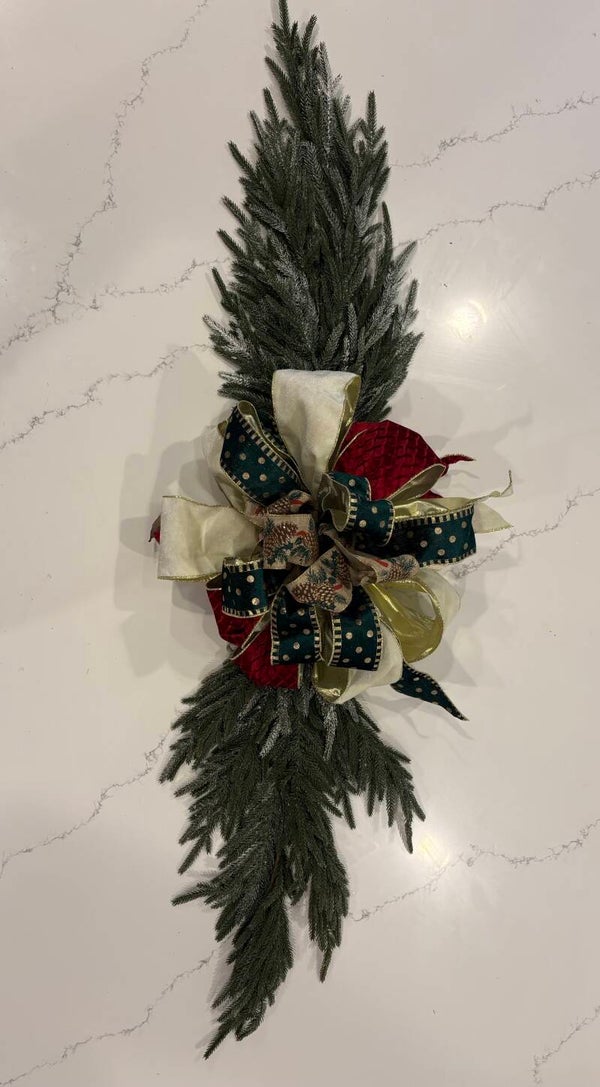 🎄 Majestic Evergreen Christmas Swag