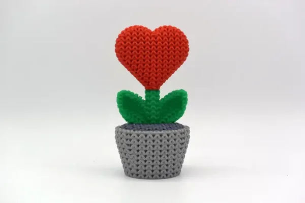 Herz-Blume gehäkelt Optik | 3D gedruckte Deko im Blumentopf | Geschenk zum Valentinstag & Muttertag | Wunschfarbe