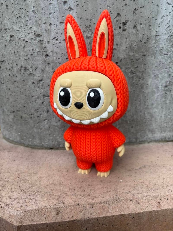 Labubu Figur im Strick-Design | 3D-Druck Kunstfigur | Handgefertigte Dekofigur