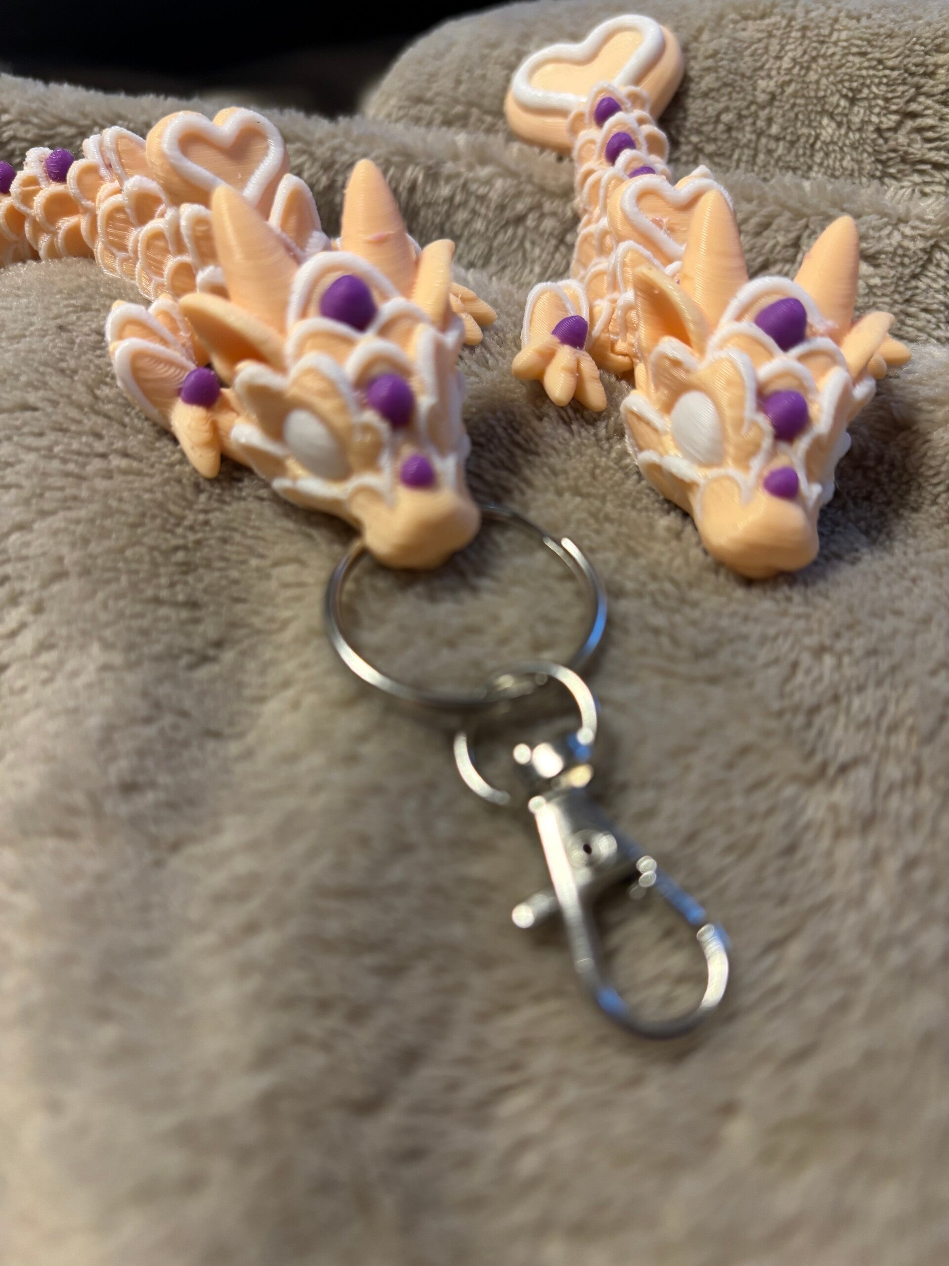 Herz Drache Schlüsselanhänger | Flexi Drache mit Herzen | 3D Druck Drache beweglich | Geschenk für Drachenfans | Wunschfarbe