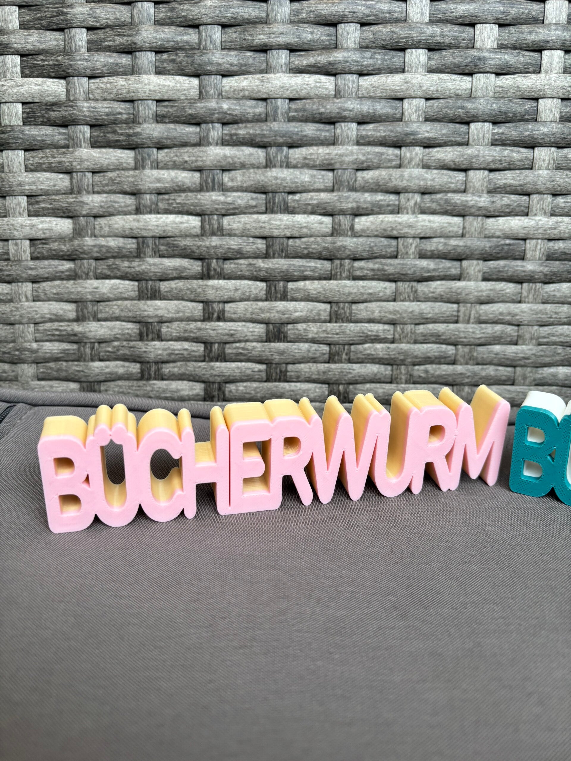 3D Schriftzug „BÜCHERWURM“ – flach | Geschenk für Leseratten | Deko für Bücherfreunde