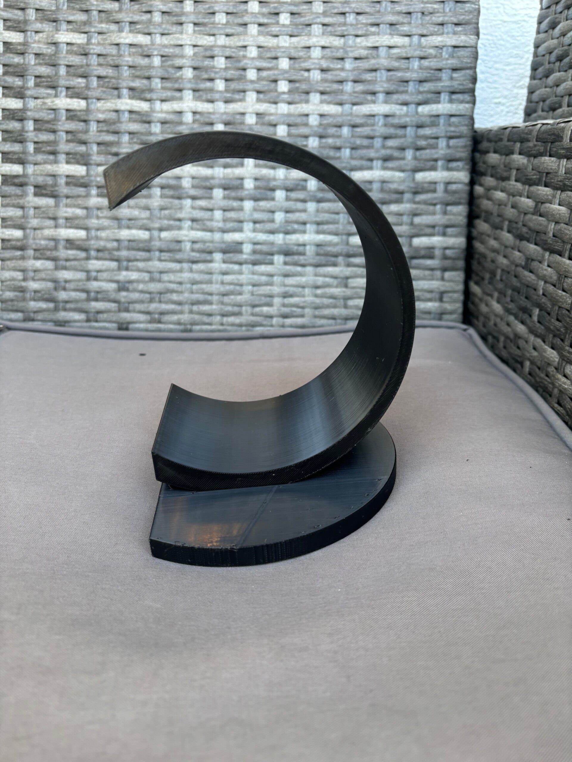 Buchstütze C-Form | 3D-Druck | modern & stabil | 15,6x11,3x11,4 cm | Regal-Deko & Bücherhalter | Geschenk für Leser