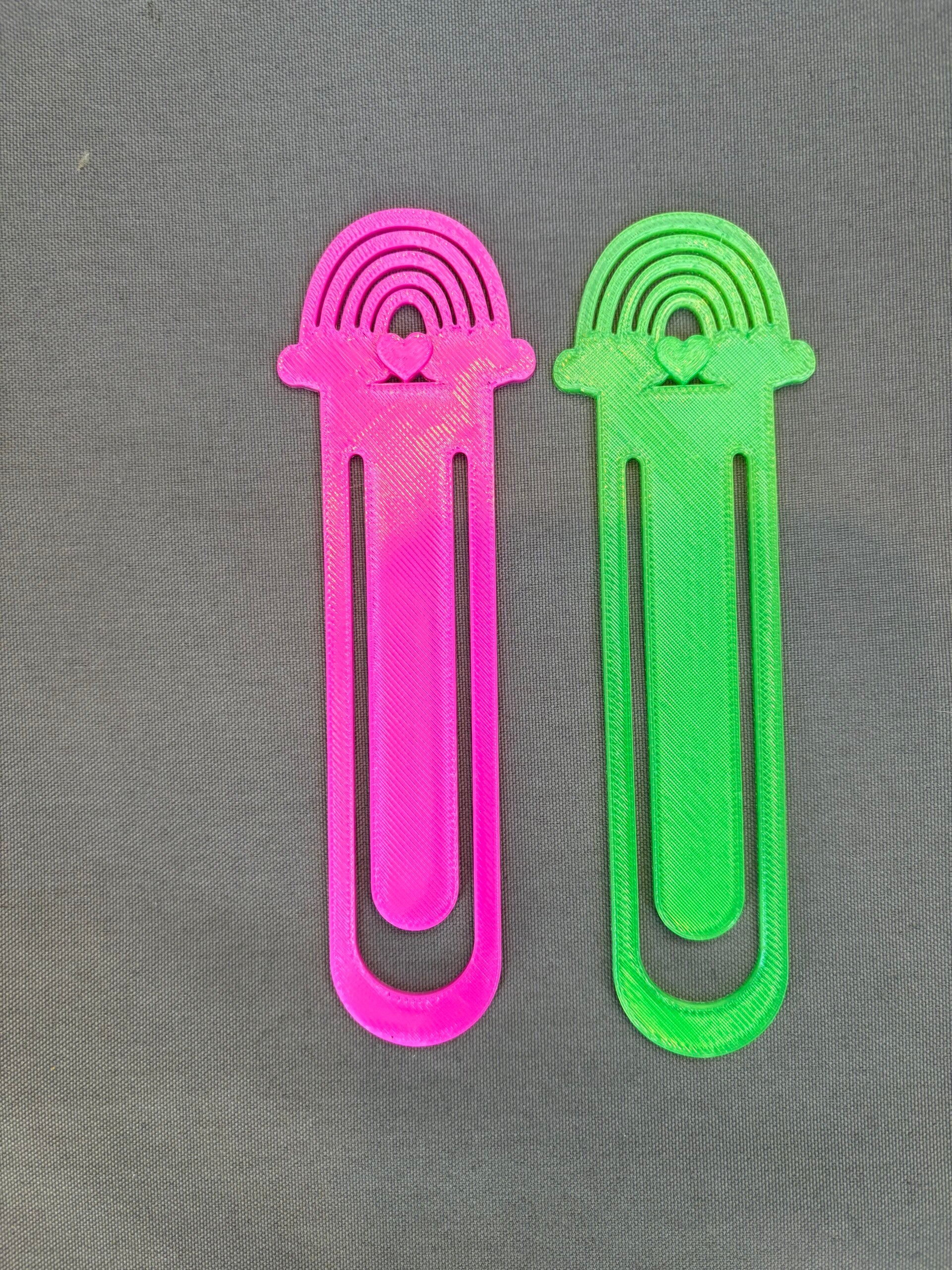 Lesezeichen Regenbogen Herz | 3D-Druck | einzeln oder im 3er-Set | Geschenk für Leseratten & Buchfreunde