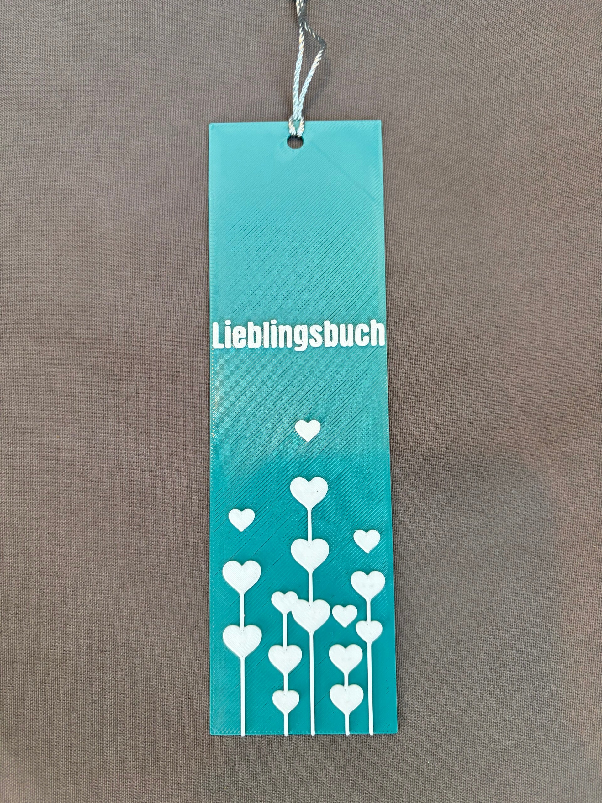 Lesezeichen „Lieblingsbuch“ | 3D-Druck | 17 cm | Geschenk für Buchliebhaber & Leseratten | Herz-Motiv | Bücher Zubehör