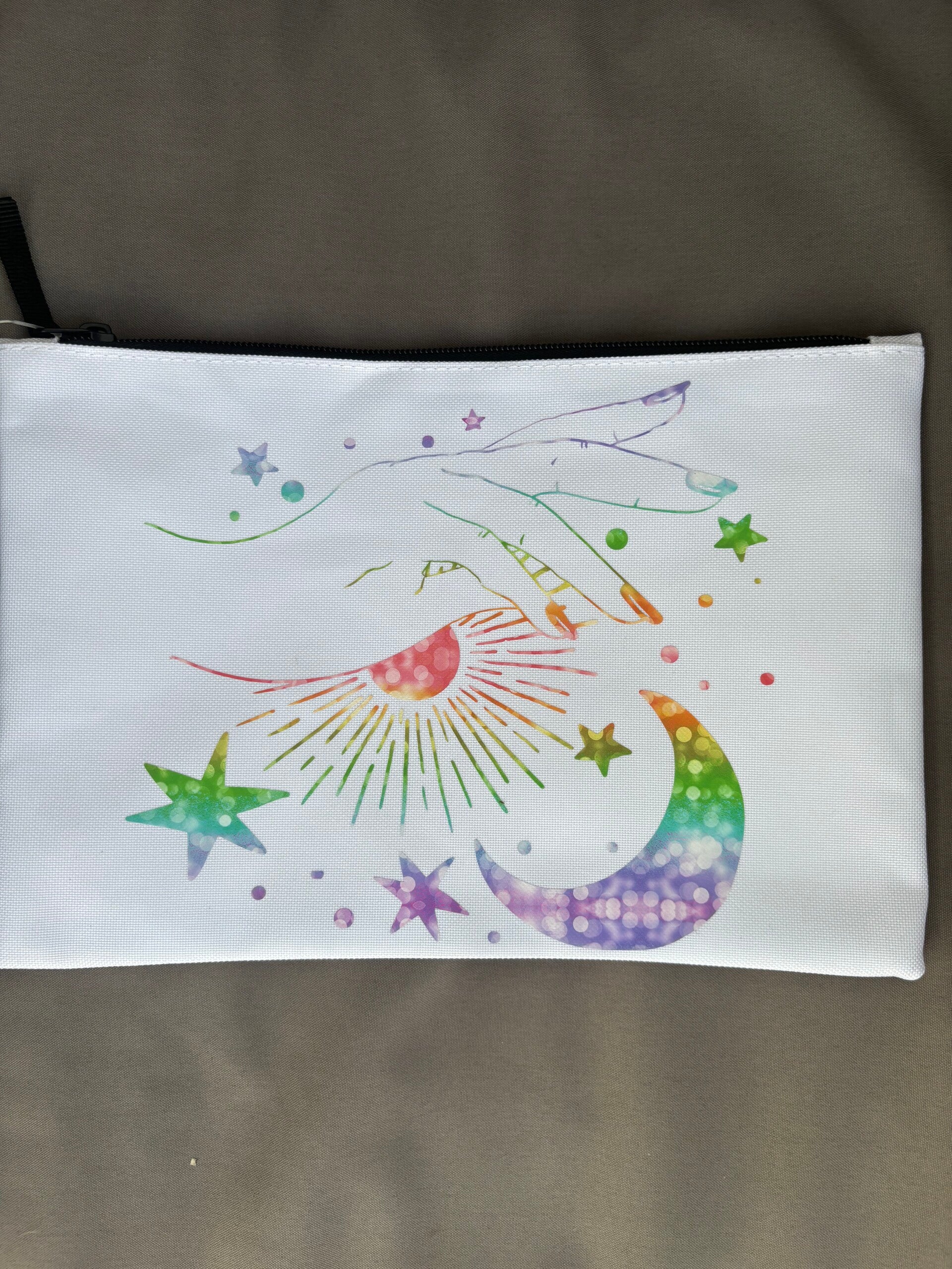 Kosmetiktasche Regenbogen Mond | Mystische Schminktasche | Täschchen Sterne & Hand | Bunt | Geschenk Mädchen Teen