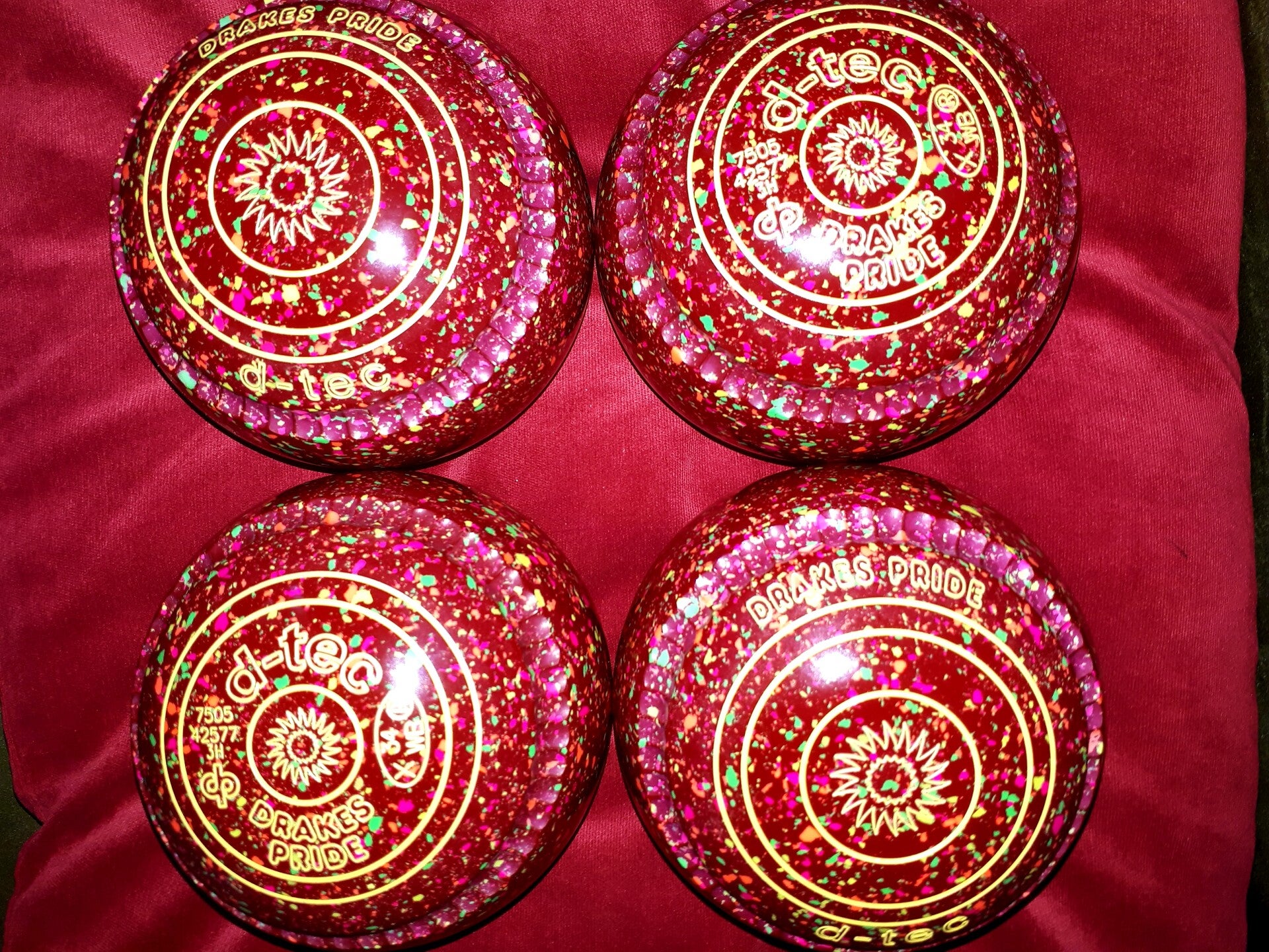 Drakes Pride D-TEC bowls Size 3