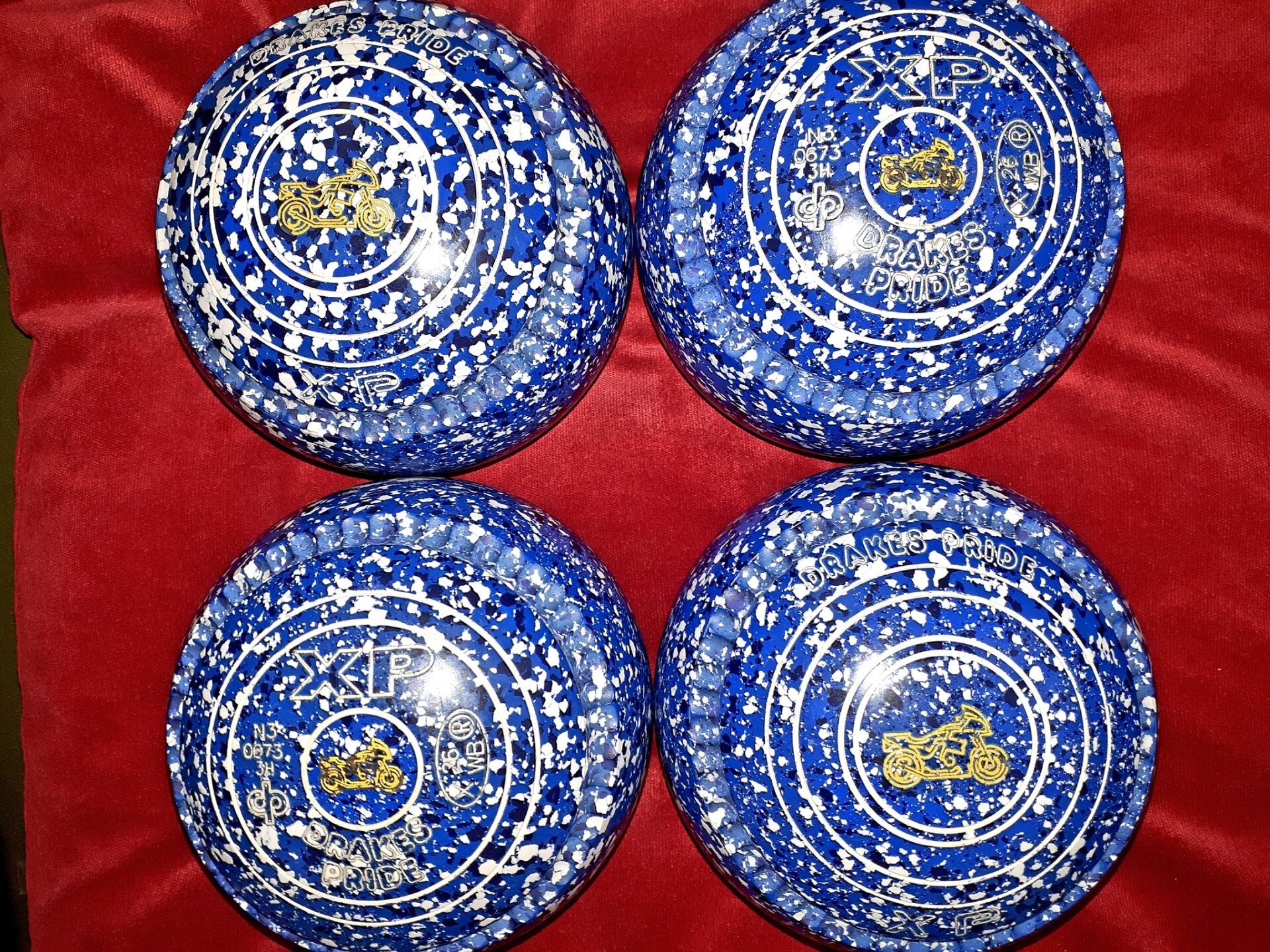 Drakes Pride XP bowls Size 3