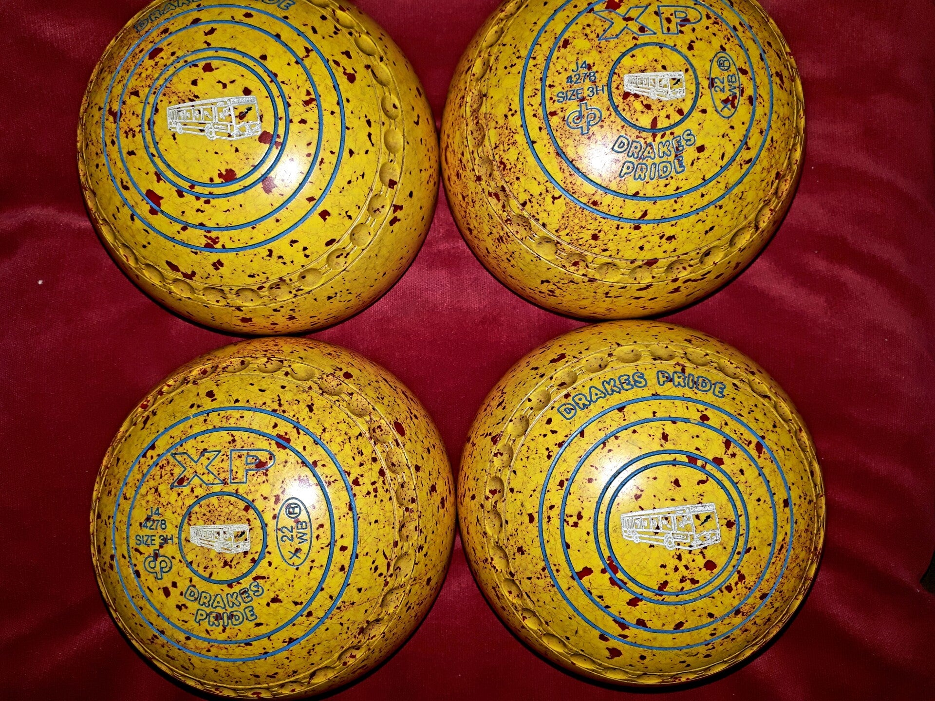 Drakes Pride XP bowls Size 3