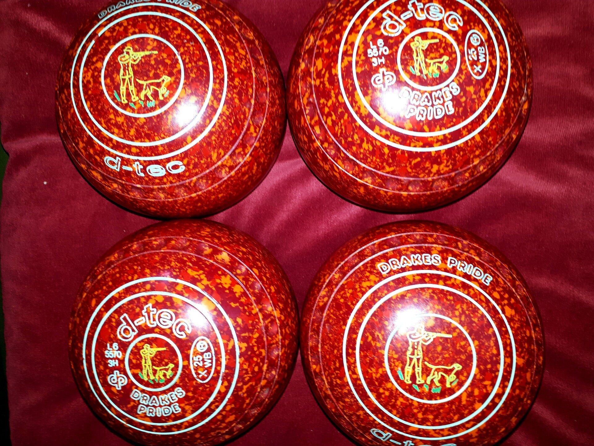 Drakes Pride D-TEC bowls Size 3