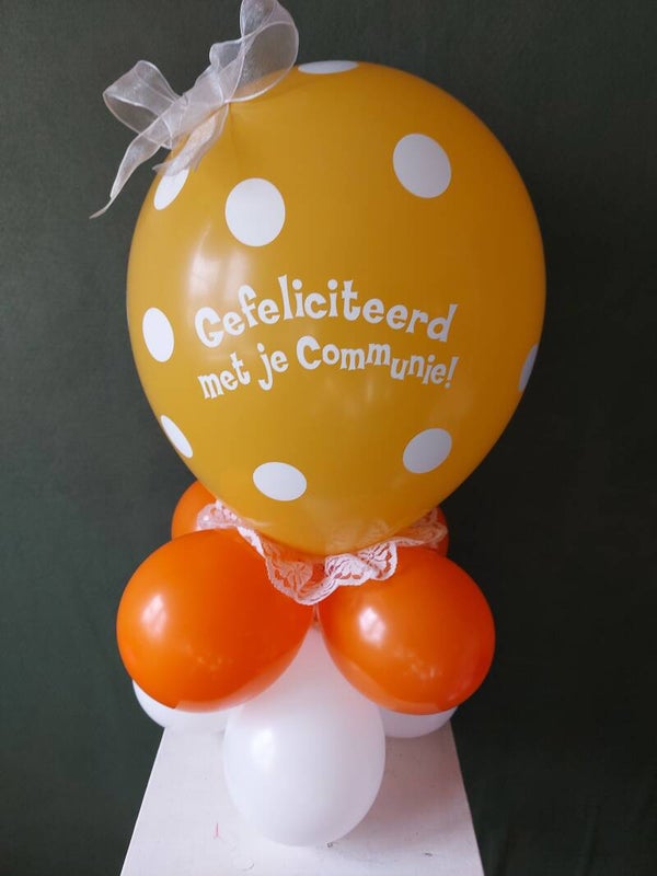 Tafelstukje kant kraagje