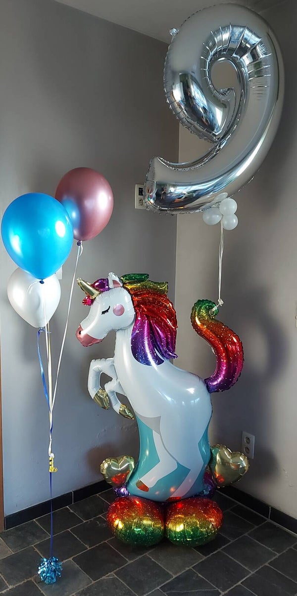 Xxl Eenhoorn met cijfer en tros helium