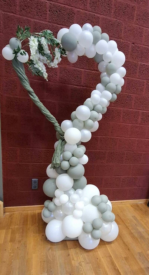 Backdrop hart met zijde wisteriatak