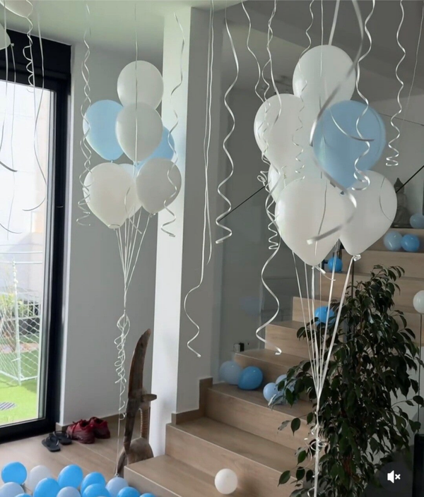 Twee heliumtrossen van 7 ballonnen