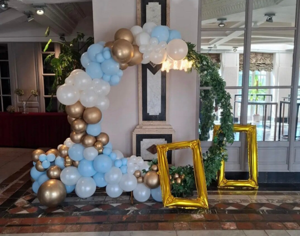 Cirkel met uitlopende ballonslinger