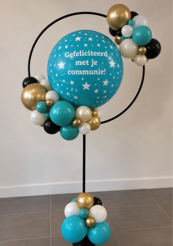 Pilaar hoepel met xl communieballon.