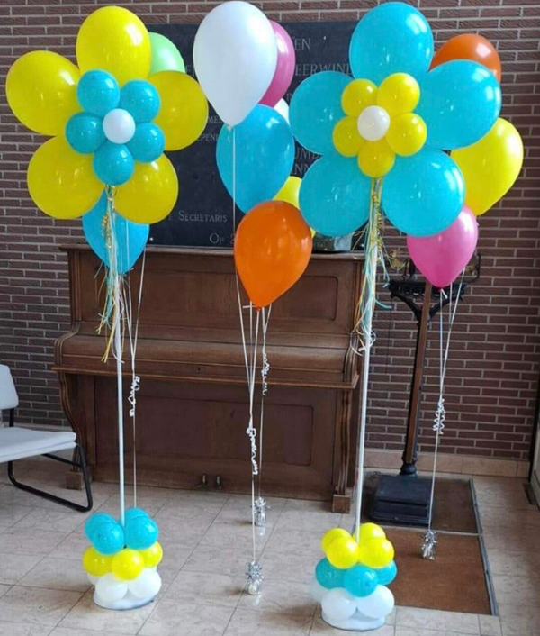Pakket communie met bloemen en heliumballonnen
