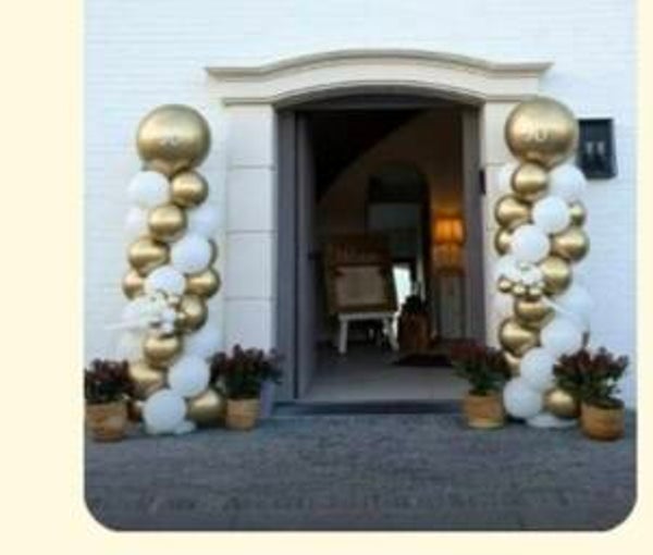 Feestelijke pilaar met cijfer