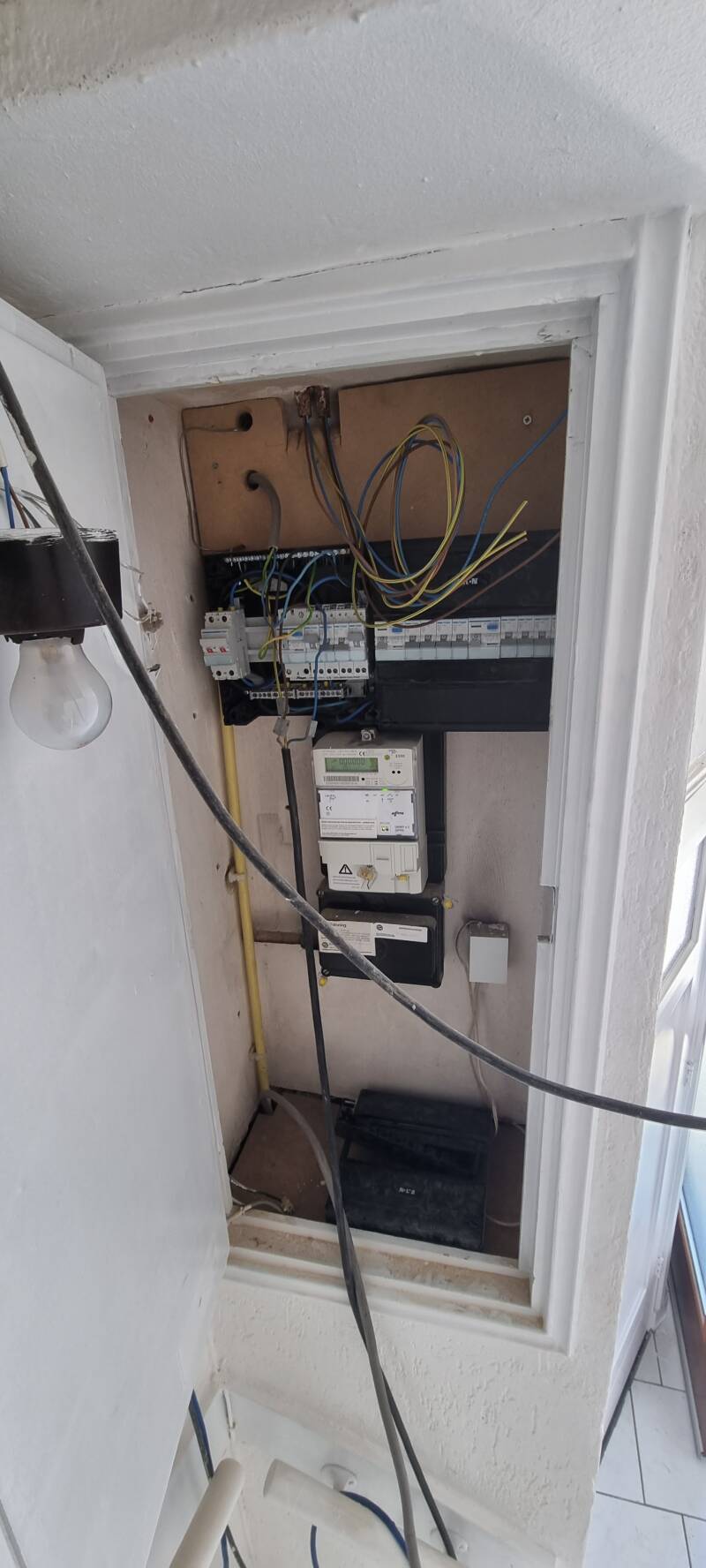 eaton meterkast in kleine ruimte