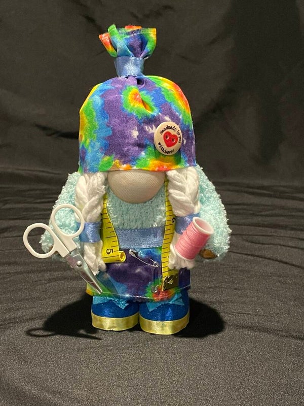 Sewing gnome