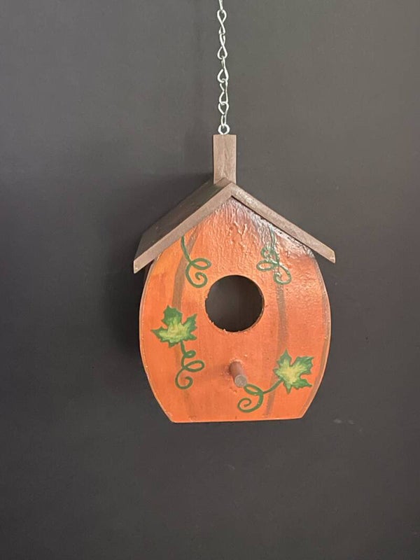 Welcome pumpkin birdhouse