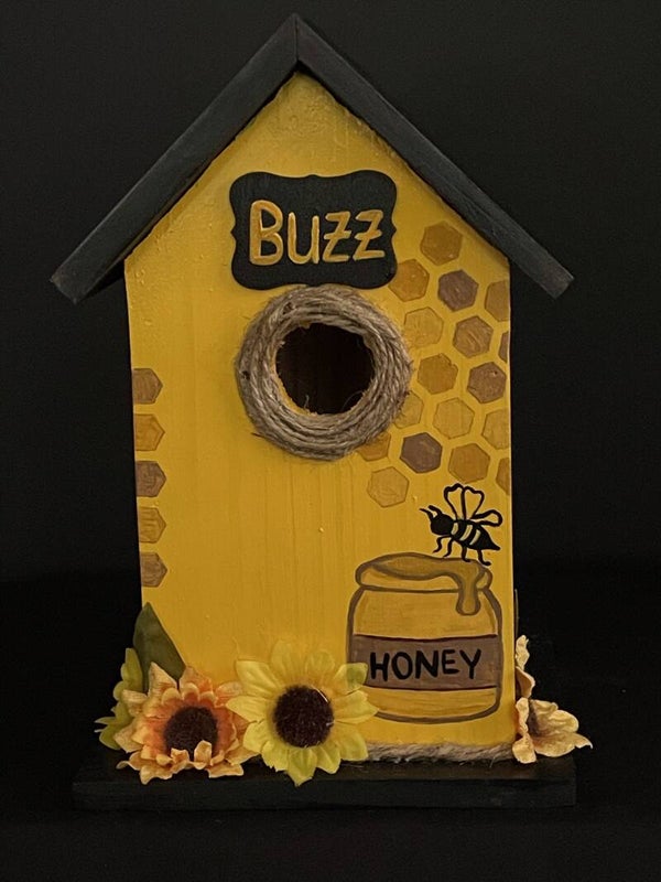 bee birdhouse for looks