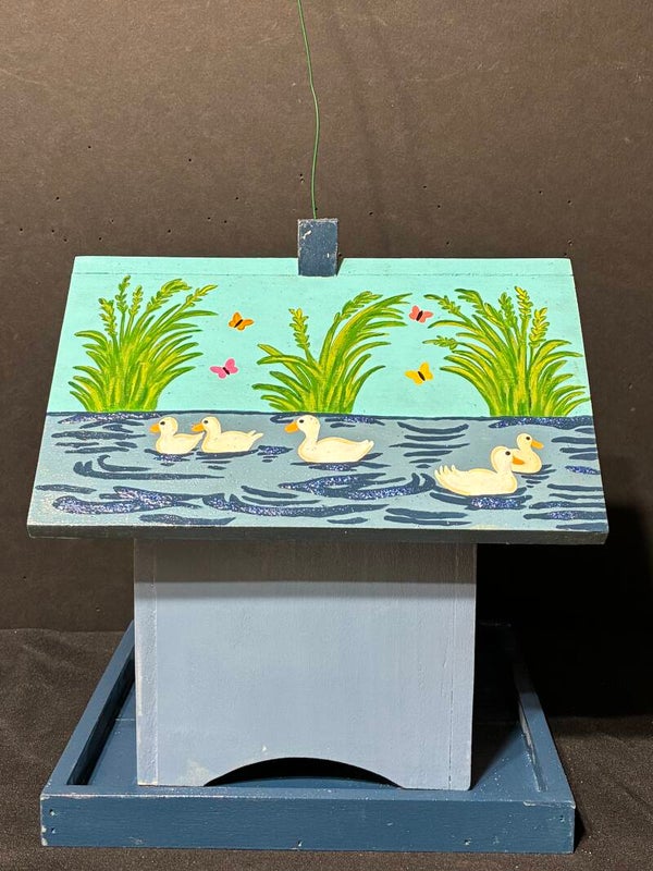 Bird feeder