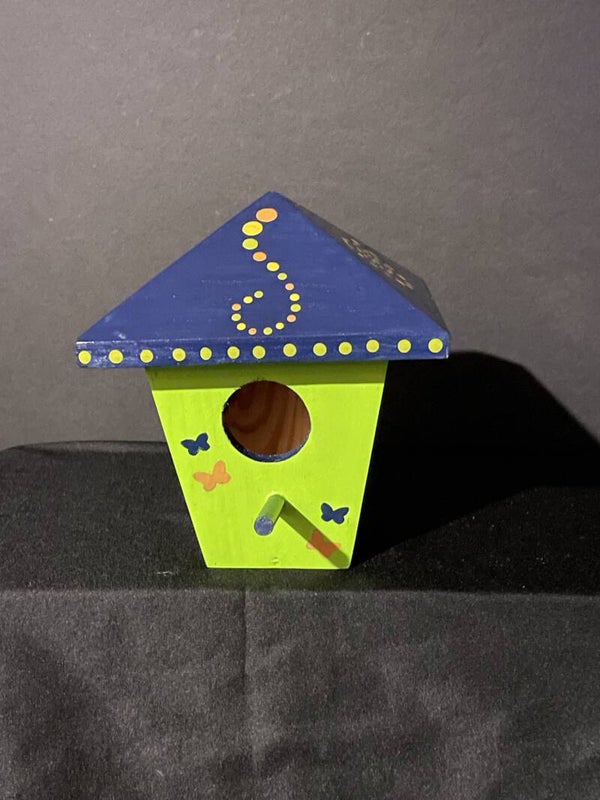 small hip roof with 10 degree walls birdhouse