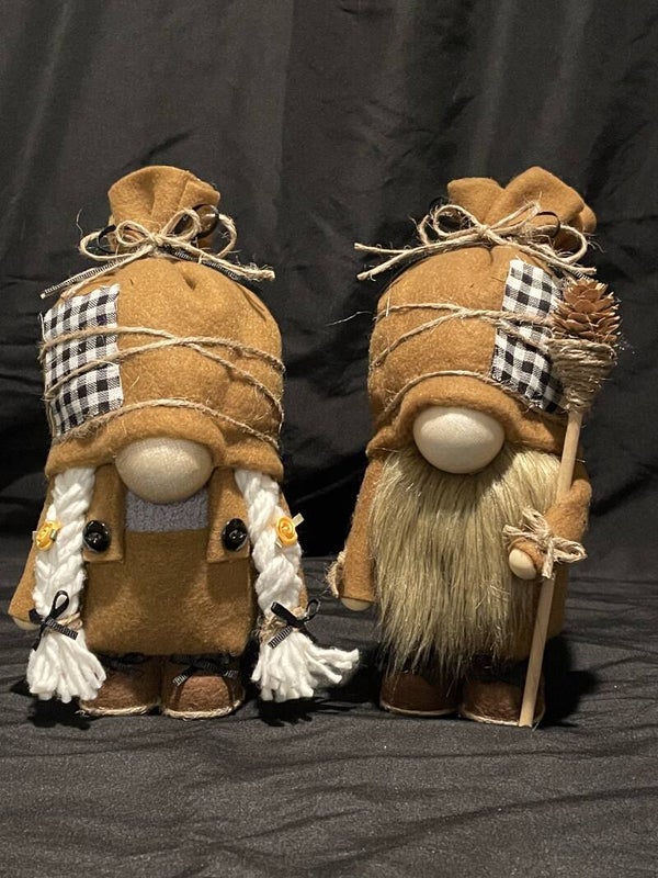country gnome set brown set