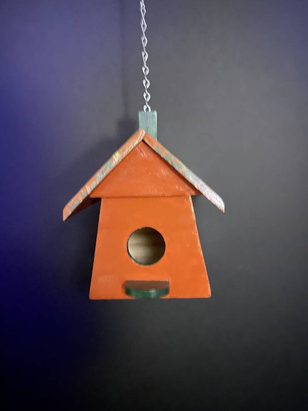 cornbarn style birdhouse