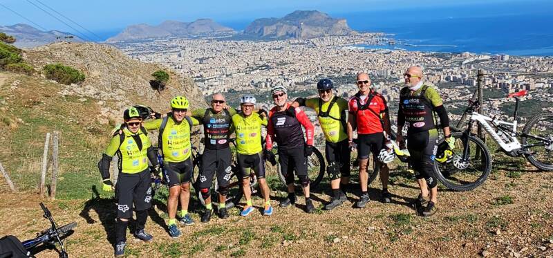 Soci di ADS Biciclettando a Monte Grifone
