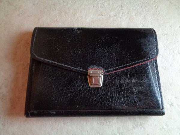 A2548 : Trousse noire 60's