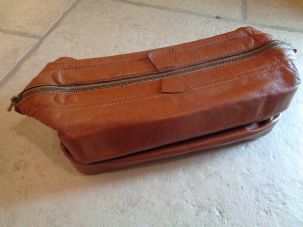 A2373 : Trousse cuir 70's