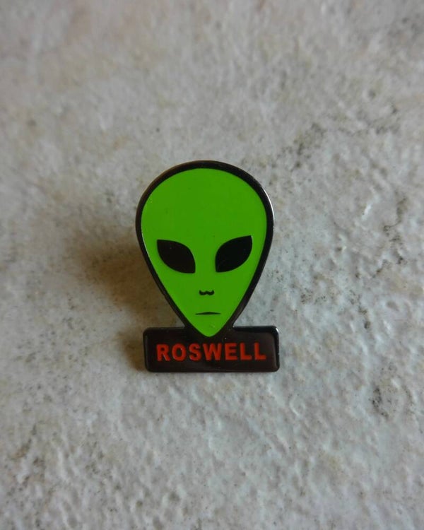 Bi903 : Pin's Roswell