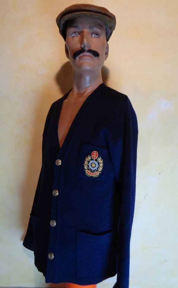 H522 : Cardigan écusson t.3