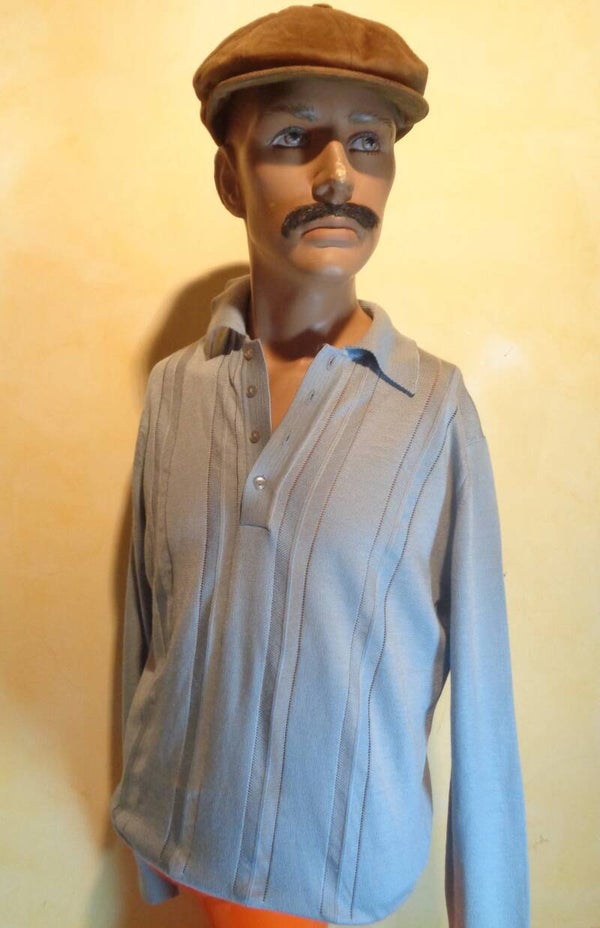 H714 : Pull bleu T.M