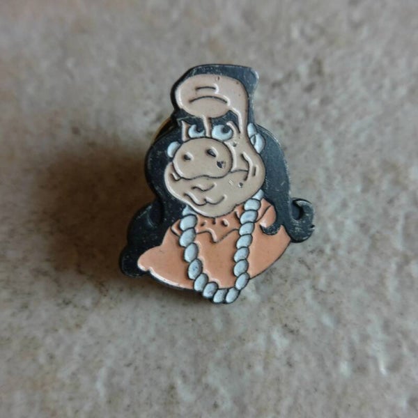 Cu953 : Pin's Marchais 90's