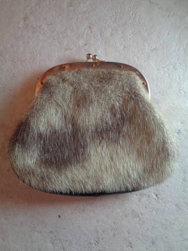 A2987 : Pochette cuir et poils