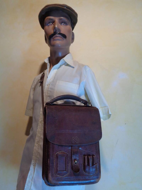 S1671 : Pochette cuir 70's