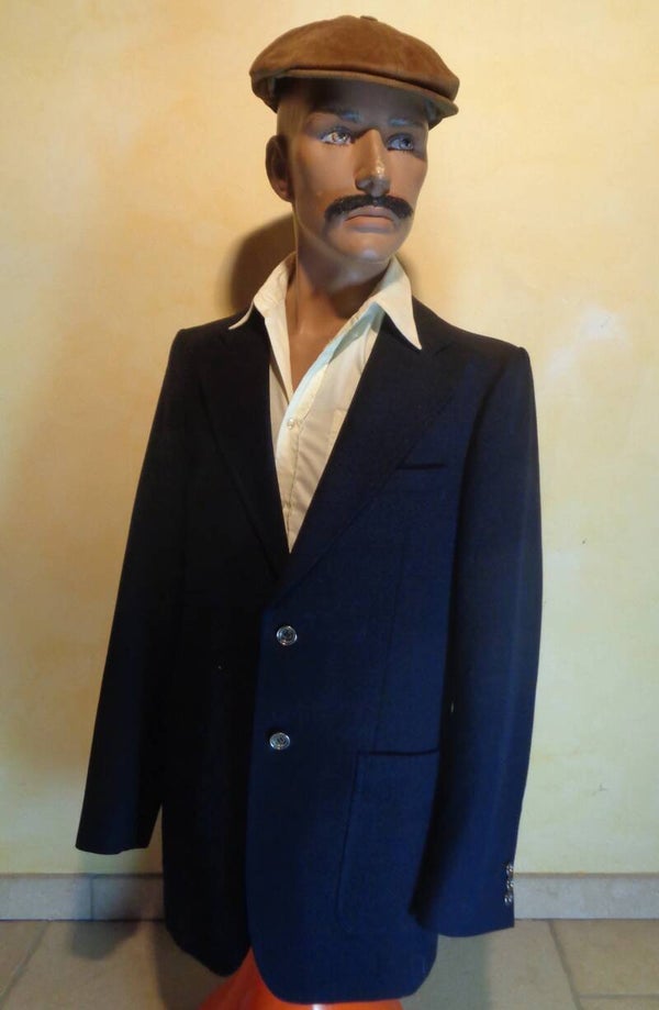 H674 : Veste noire T.L