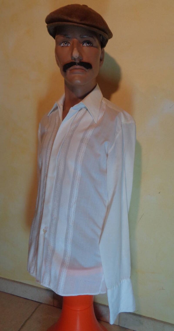 H1039 : Chemise brodée T.M