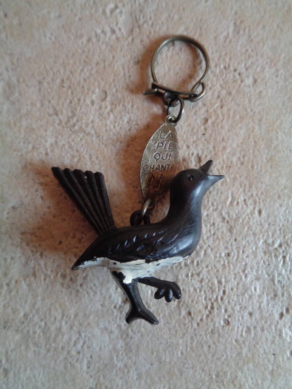 Cu1918 : Porte clefs La Pie qui Chante