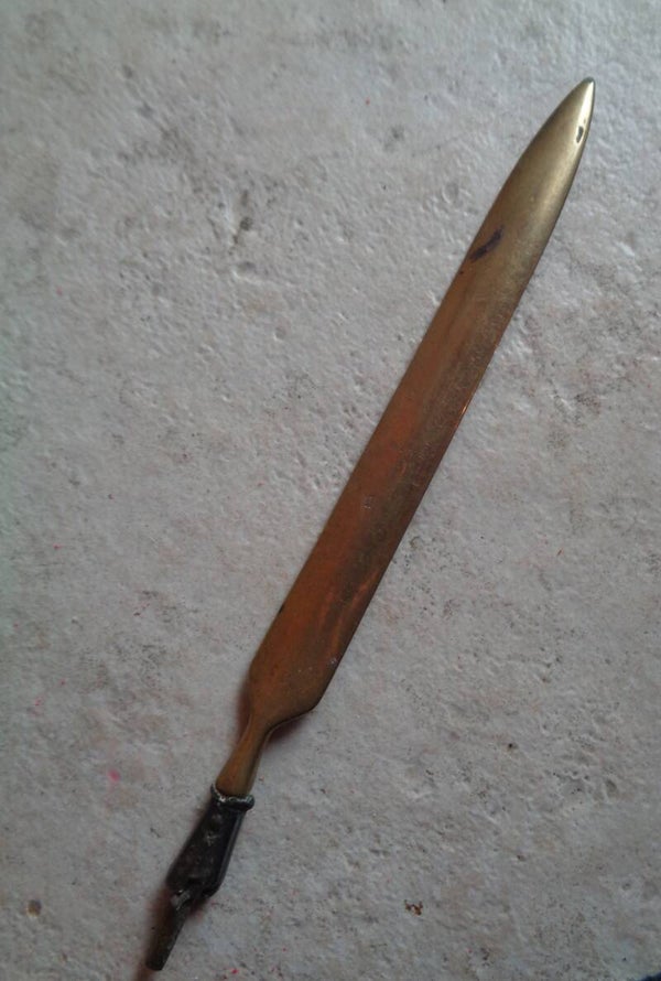 Cu2325 : Coupe papier 40's
