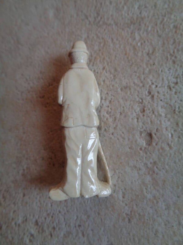 Bi1944 : Broche Chaplin