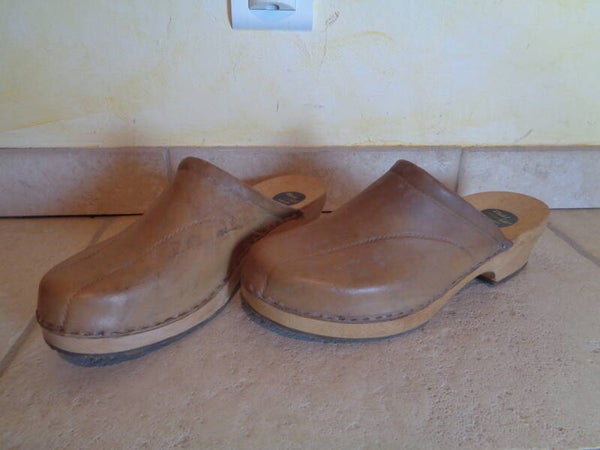 C773 : Sabots cuir et bois P.45