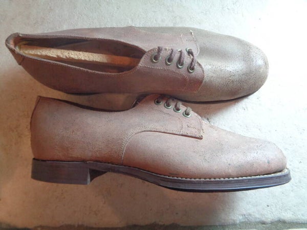 C859 : Chaussures beiges 40's P.39