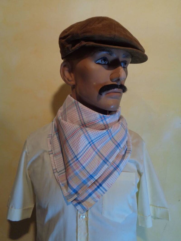 A3609 : Carré paysan à carreaux 1900