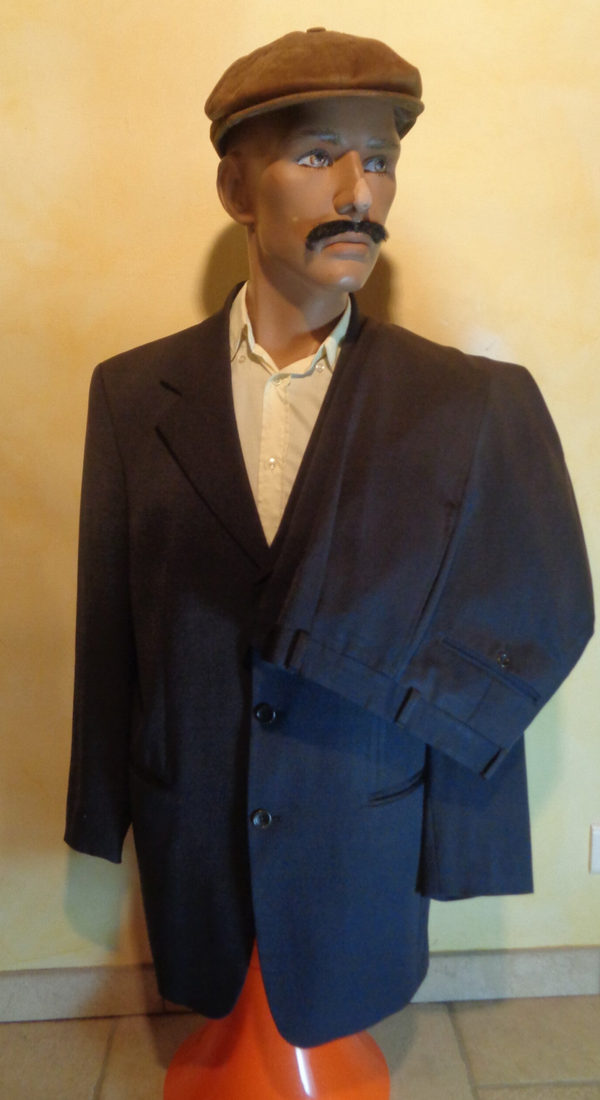 H150 : Costume Emmanuelle Khan T.XL
